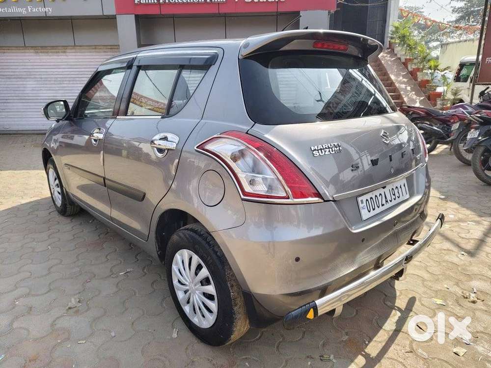 Maruti Suzuki Swift Vxi + Manual, 2017, Petrol