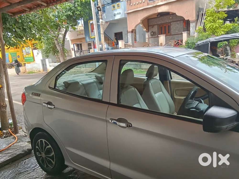 Ford Aspire Titanium Blu 2017
