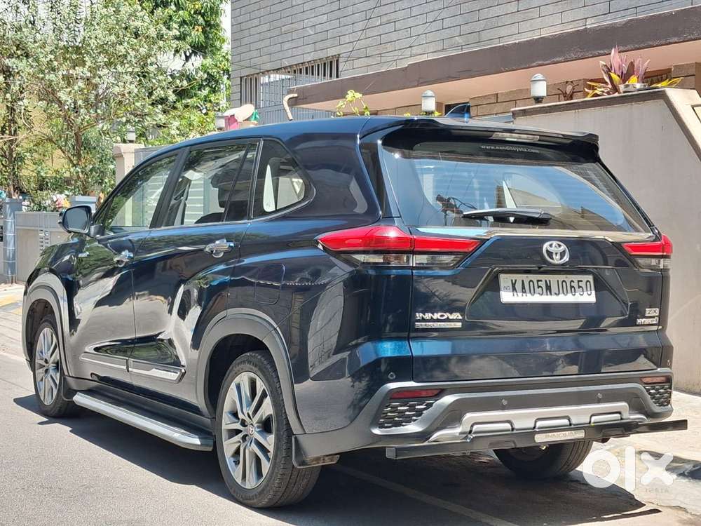 Toyota Innova Hycross 2.0 Zx (o) Hybrid 7 Str, 2023, Petrol