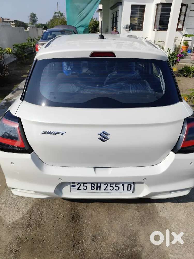 Swift 2025 Model Army Person Car