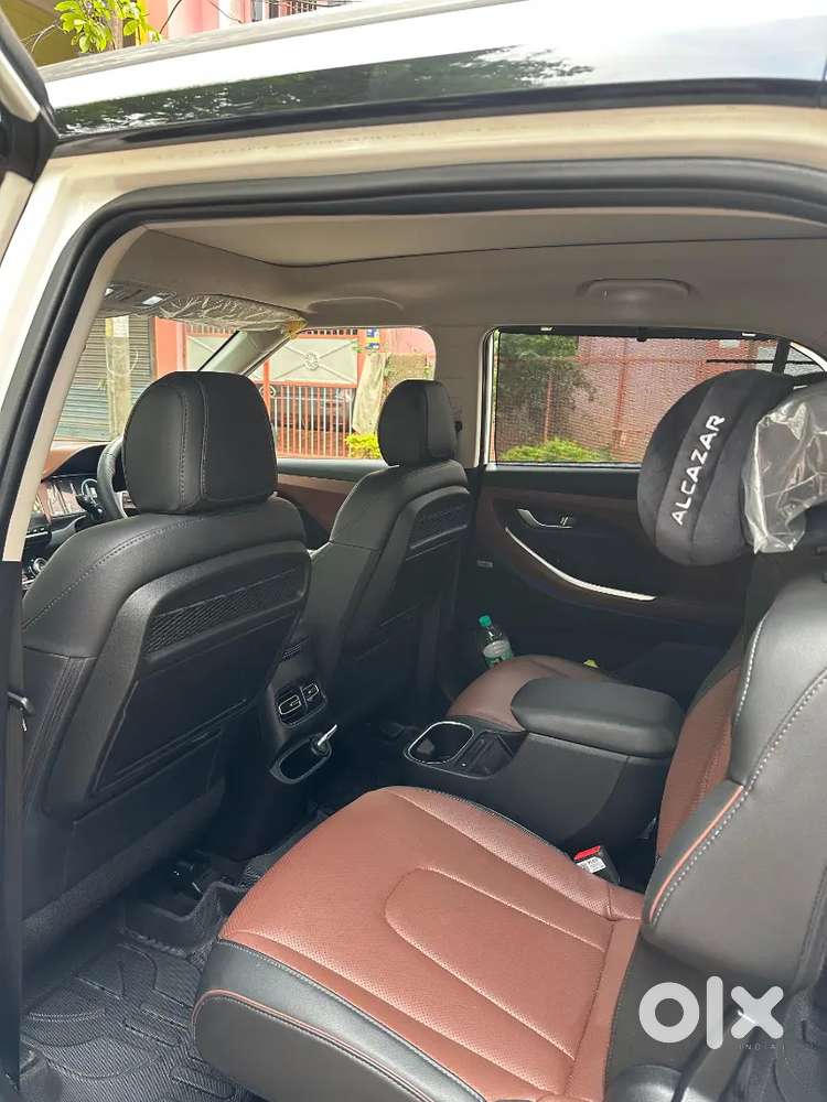 Less Drievn 2023 Diesel Alcazar Maintained Like New