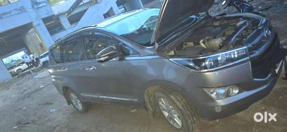 Toyota Innova Crysta 2017 Diesel Automac9️⃣3️⃣4️⃣8️⃣0️⃣4️⃣0️⃣5️⃣2️⃣9️⃣