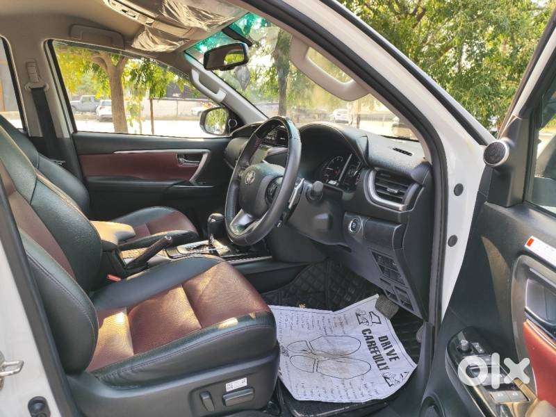 Toyota Fortuner Legender 4x2 At 2.8, 2024