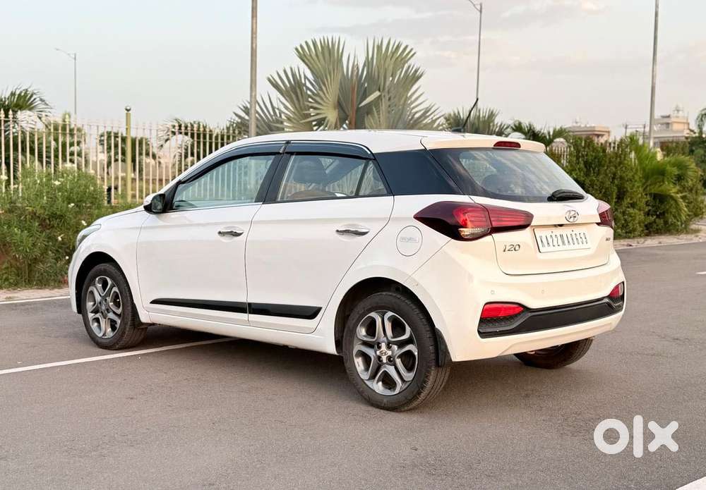 Hyundai I20 Petrol Asta Option, 2018, Petrol