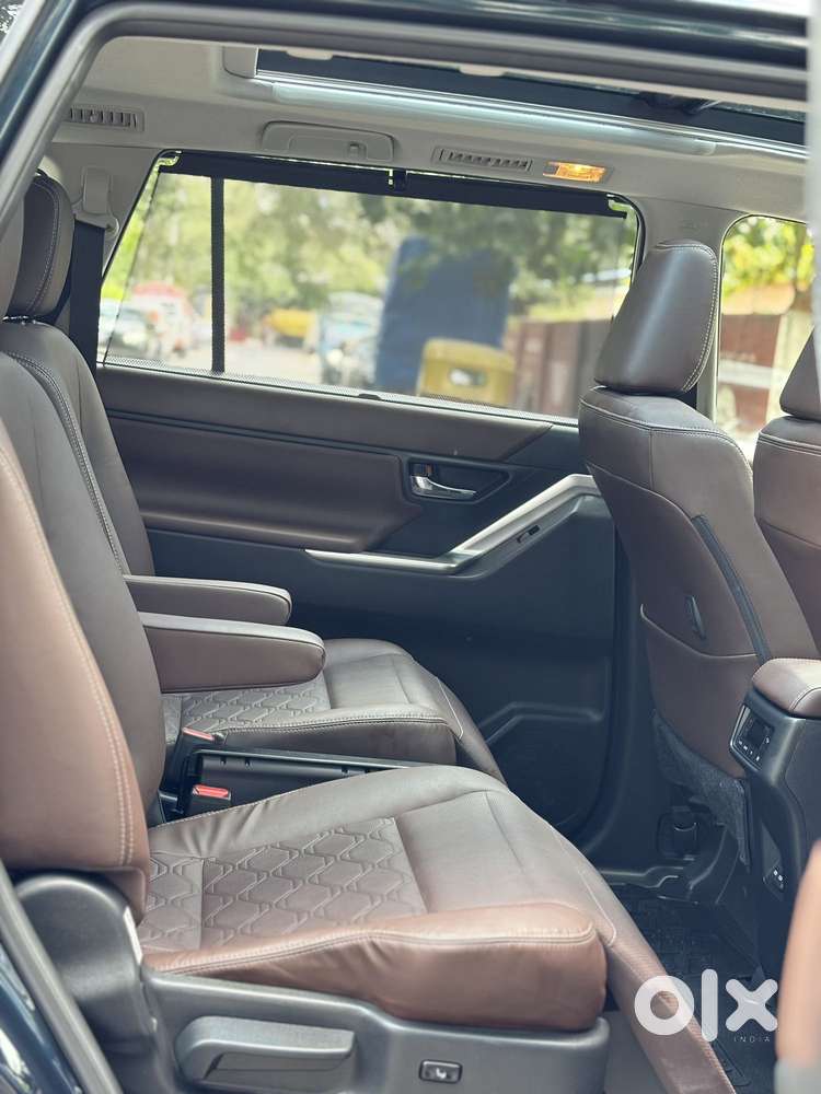 Toyota Innova Hycross 2.0 Zx (o) Hybrid 7 Str, 2025, Petrol