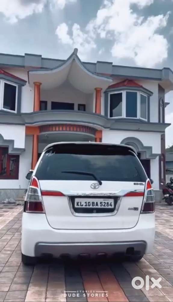 Innova Good Condition Luxury Limousine