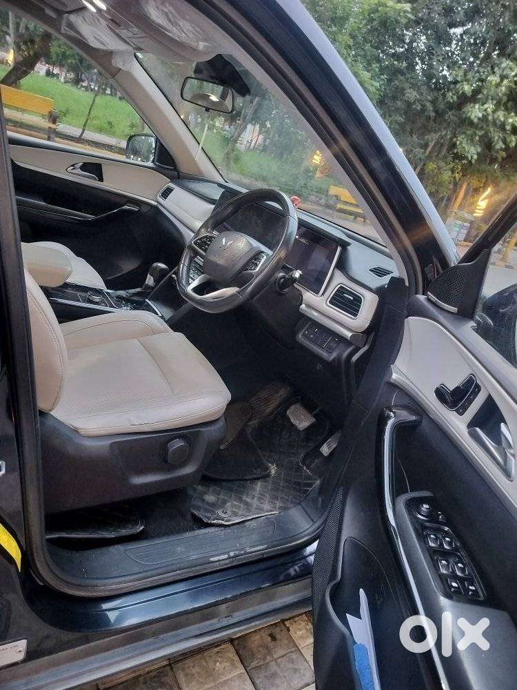 Mahindra Xuv700 Ax7l 6 Str At, 2023, Diesel