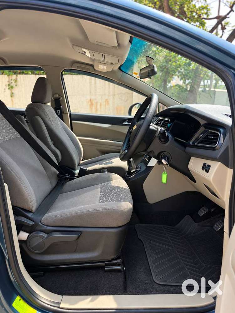 Mahindra Marazzo M6, 2018, Diesel