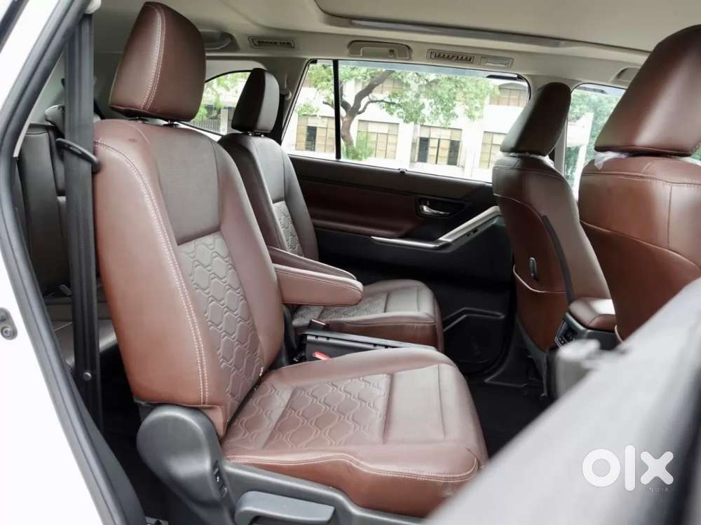 Toyota Innova Hycross 2.0 Zx Hybrid 7 Str, 2023, Petrol