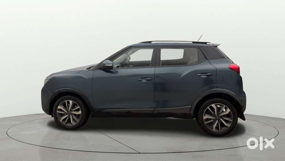 Mahindra Xuv300 1.2 W8 (o) Amt Petrol, 2021, Petrol