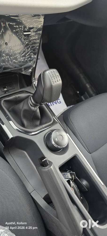 Tata Nexon Pure 1.2 Revotron Petrol 6 Mt, 2024, Petrol