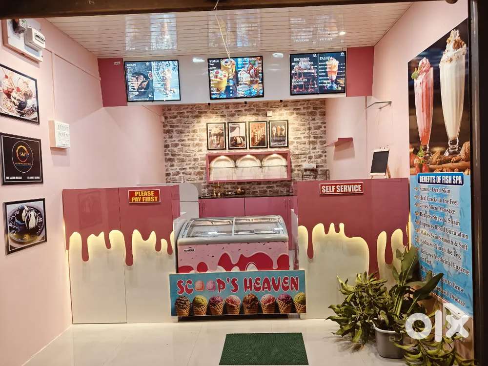 Cafe/Hotel Counter and Partition
