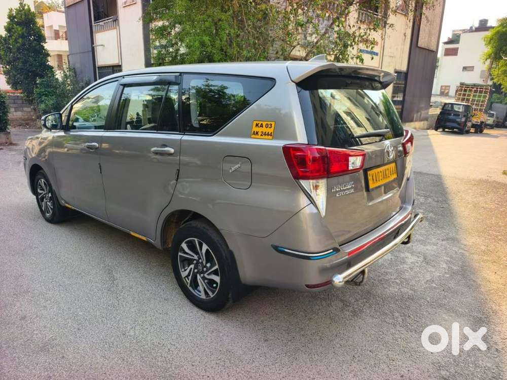 Toyota Innova Crysta 2.4 G Plus Mt 8 Str, 2022, Diesel