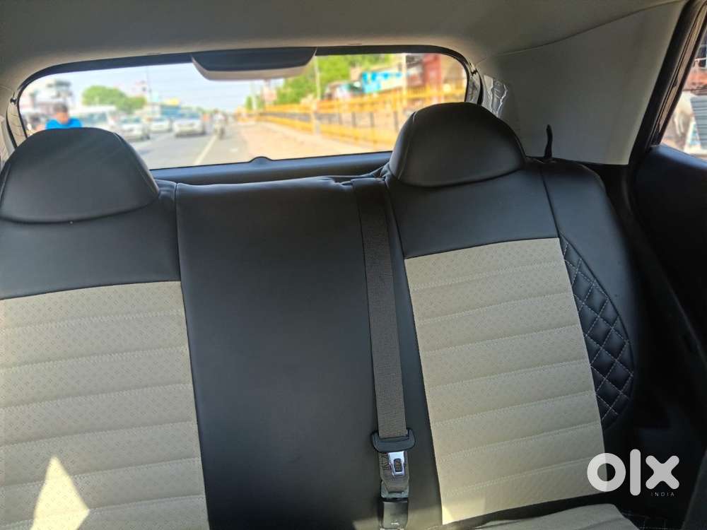 Hyundai Venue 2025 Petrol 6000 Km Driven