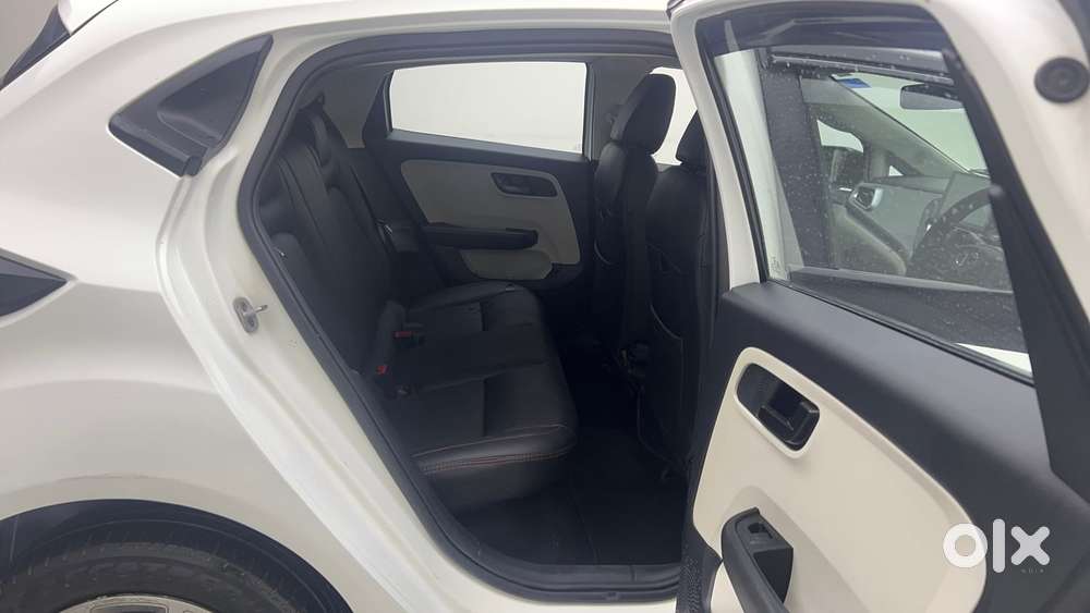 Tata Altroz 1.2 Xm, 2023, Petrol