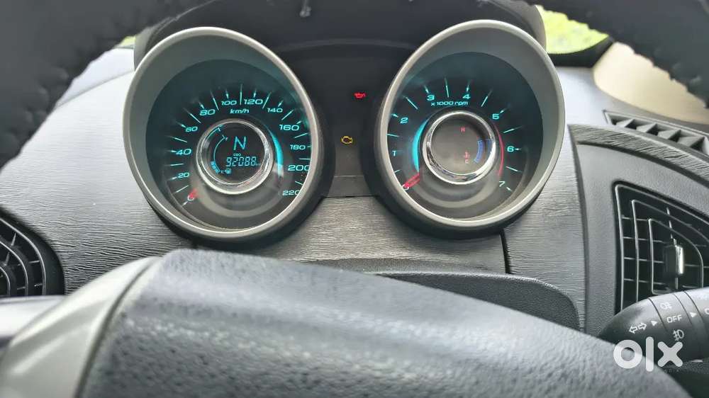 Mahindra Xuv500 2015 W10 Diesel 94000 Km Driven