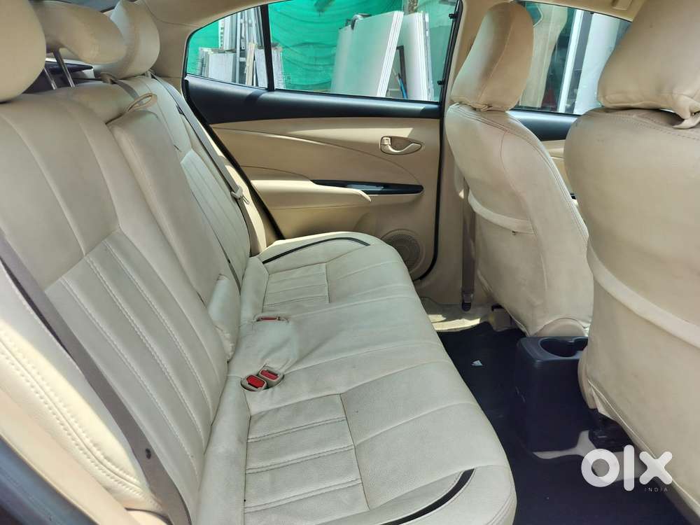 Toyota Yaris J Cvt, 2021, Petrol