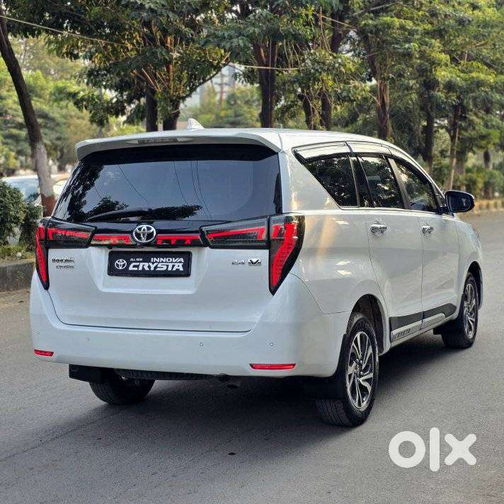 Toyota Innova Crysta 2.4 V, 2024, Diesel
