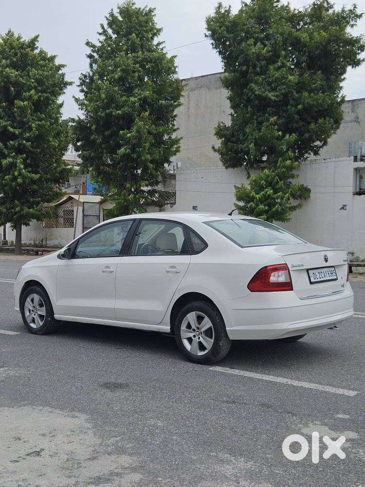 Skoda Rapid 1.0 Rider Plus Tsi At, 2018, Petrol