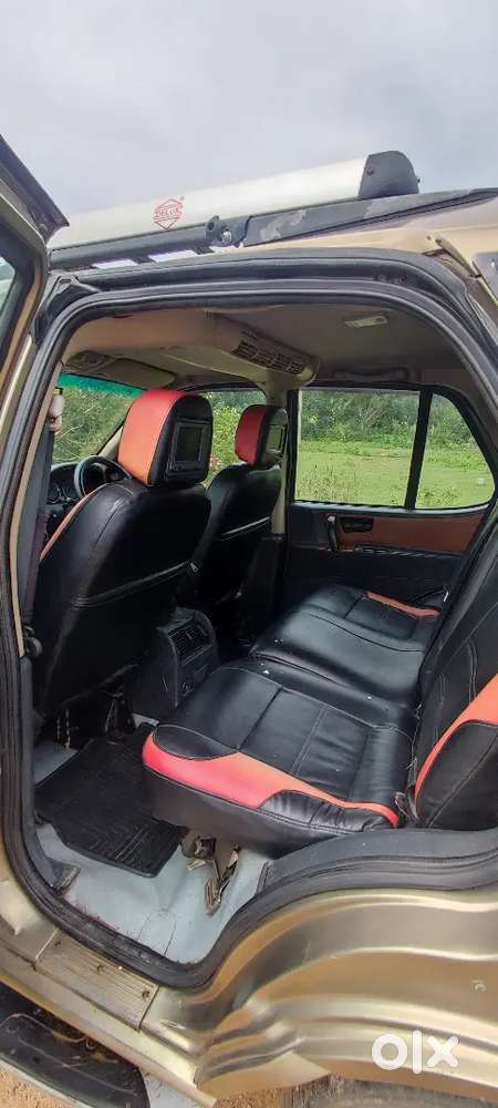 Tata Safari 2012