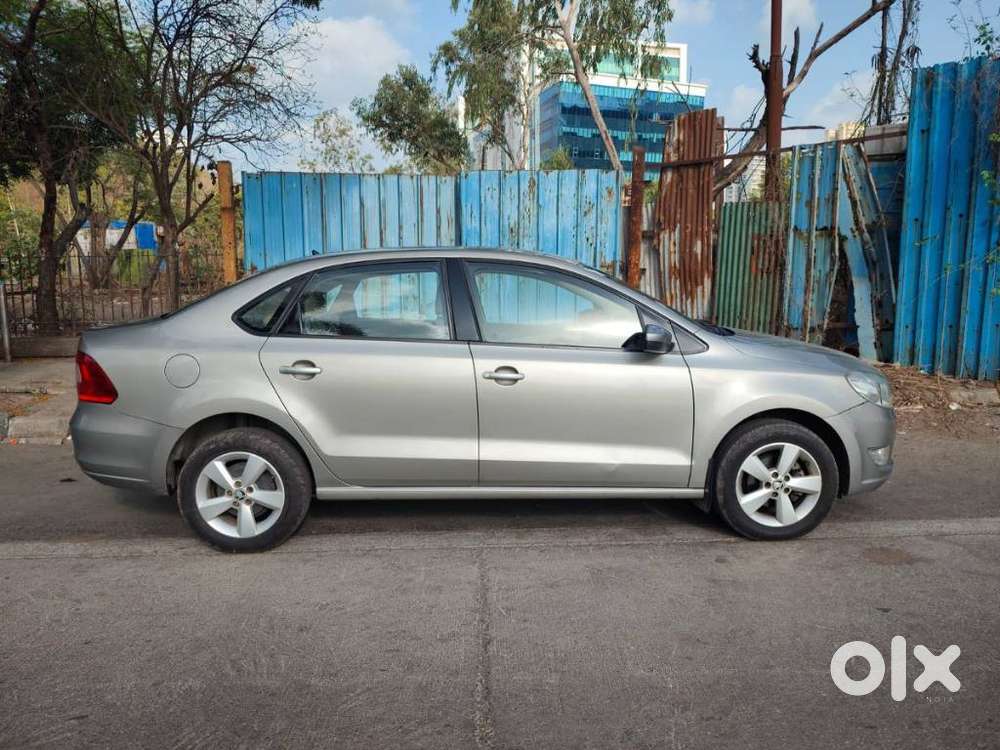 Skoda Rapid [2016-2018] 1.6 Style Plus Mpi At, 2016, Petrol