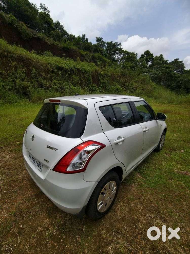 Maruti Suzuki Swift Vxi + Manual, 2014, Petrol