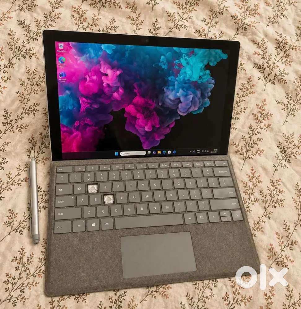 Microsoft Surface Pro 6 Intel 8th Gen i5 processor 256gbSSD 8gb