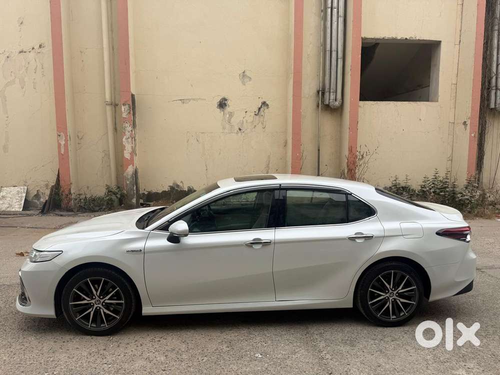 Toyota Camry Hybrid, 2023, Petrol