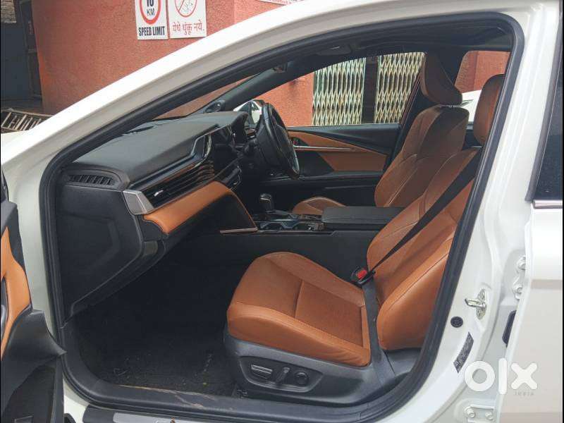Toyota Camry Hybrid, 2024, Petrol
