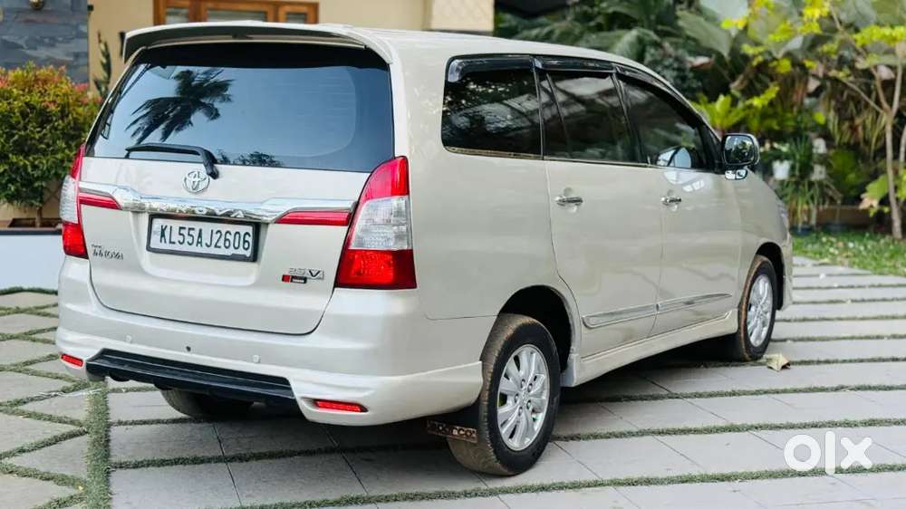 Toyota Innova 2012 Diesel 250000 Km Driven