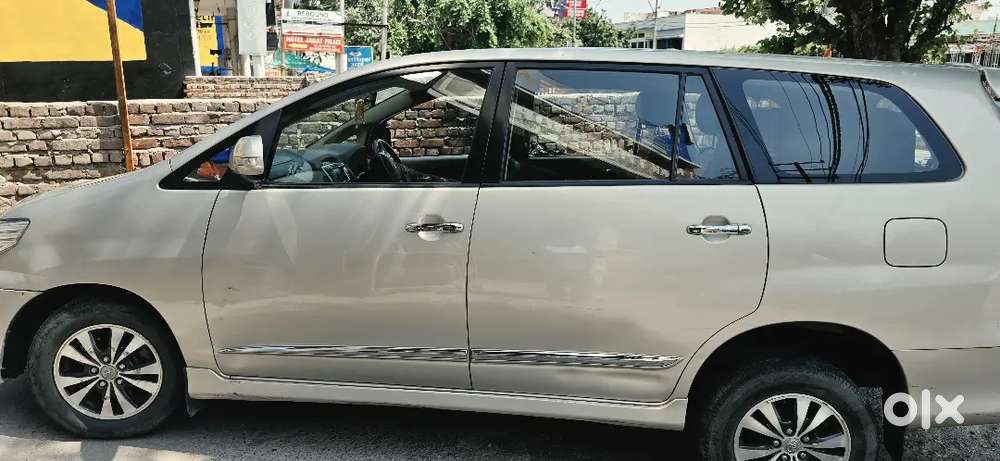 Toyota Innova 2.5 V  7 Seater Bs4.