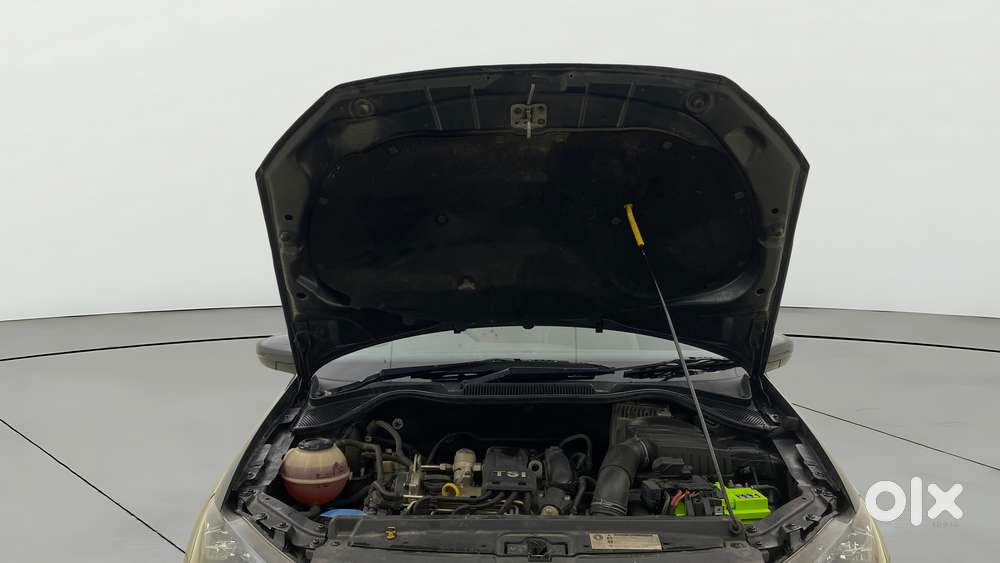 Volkswagen Vento 1.2 Highline Plus At 16 Alloy, 2017, Petrol