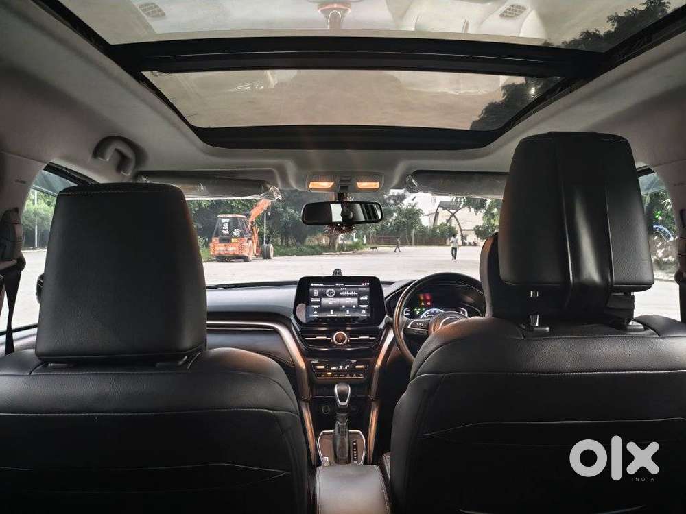 Maruti Suzuki Grand Vitara 1.5 Alpha Plus Intelligent Hybrid Ecvt, 2..