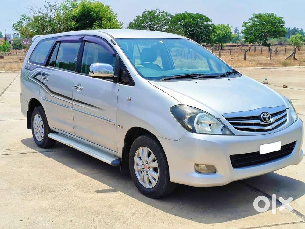 Toyota Innova 2012