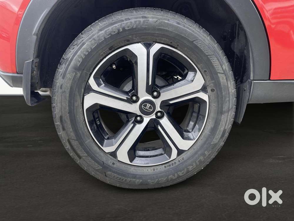 Tata Nexon 1.2 Revotron XZA Plus DualTone, 2021, Petrol