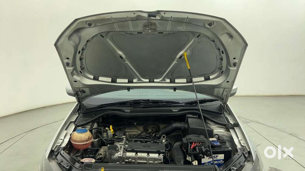 Volkswagen Polo Petrol Highline 1.2l, 2015, Petrol