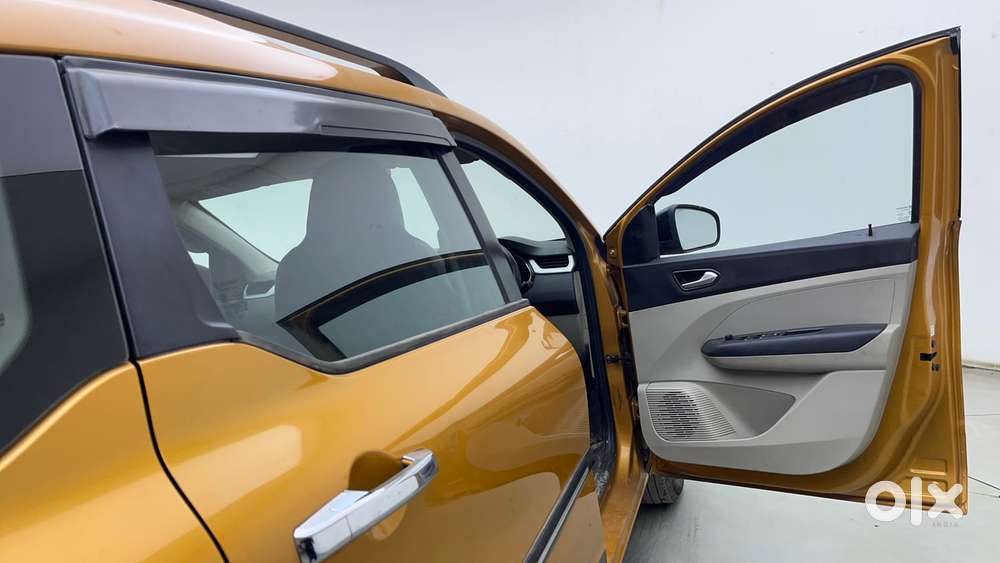 Renault Triber Rxz Easy-r Amt, 2022, Petrol