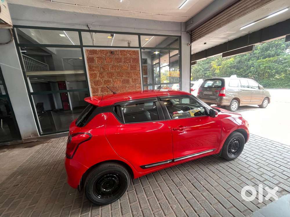 Maruti Suzuki Swift Vxi + Manual, 2019, Petrol