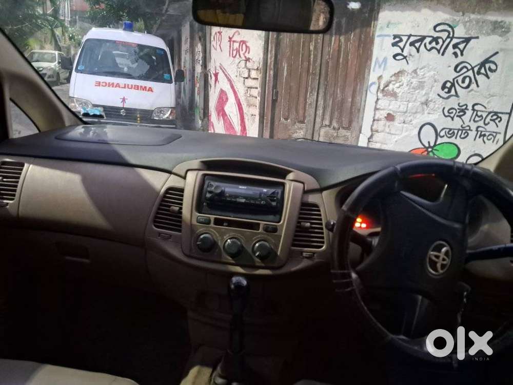 Toyota Innova 2.5 G (diesel) 8 Seater, 2016