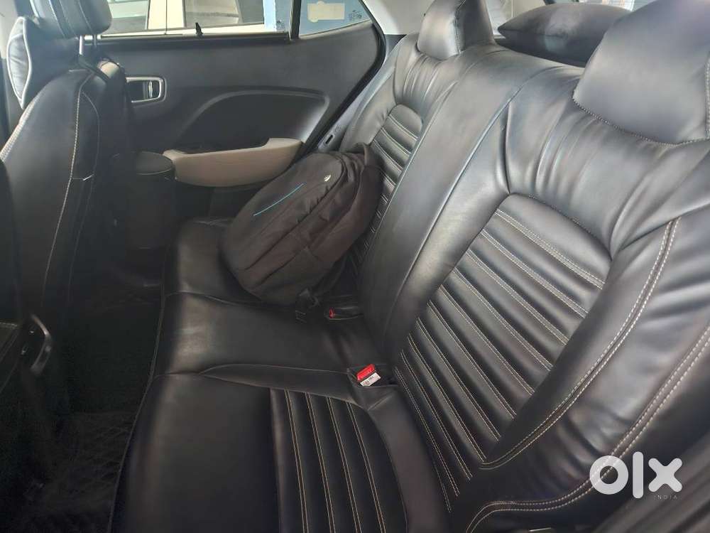 Hyundai Venue 2022 Petrol 27000 Km Driven