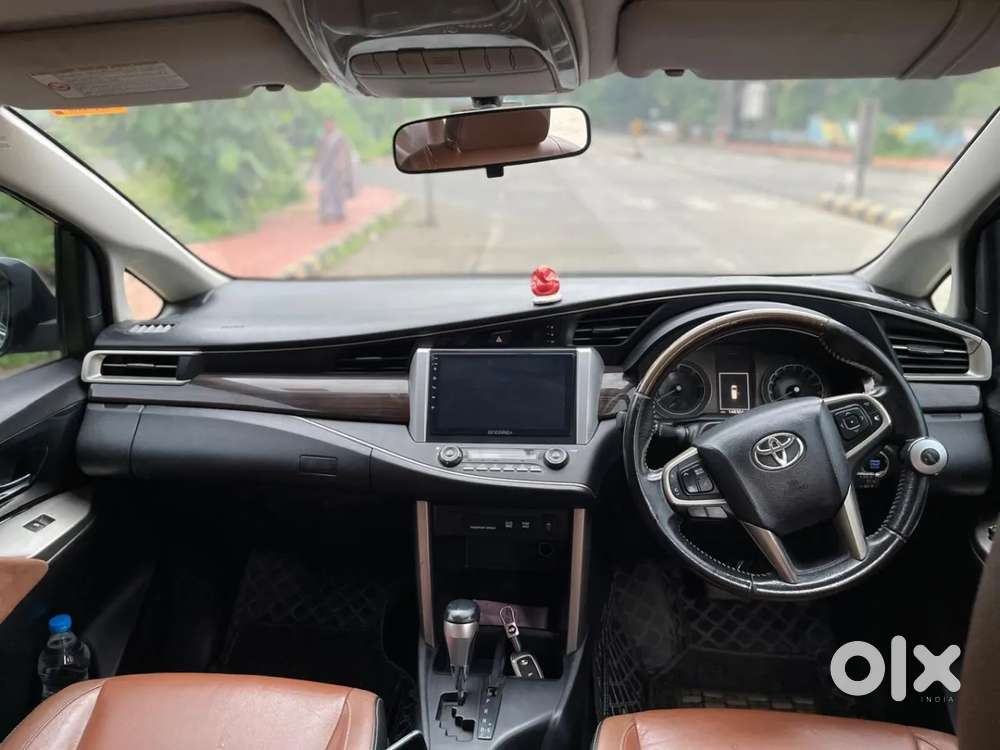 Toyota Innova Crysta 2.8 Zx At 7 Seater, 2016, Diesel
