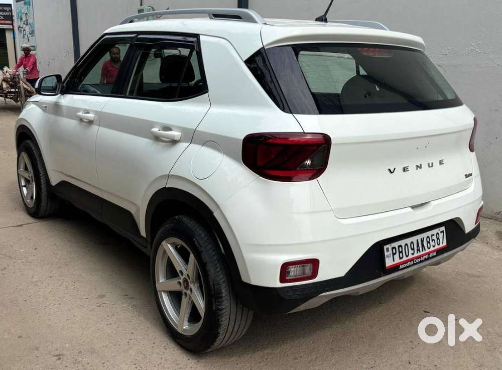 Hyundai Venue, 2021, Petrol
