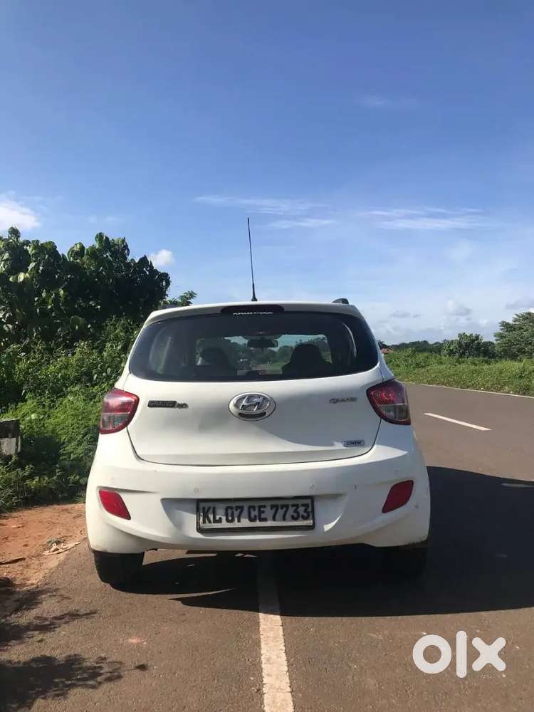 Hyundai Grand I10sportz 2015 Diesel 68750 Km Second Owner