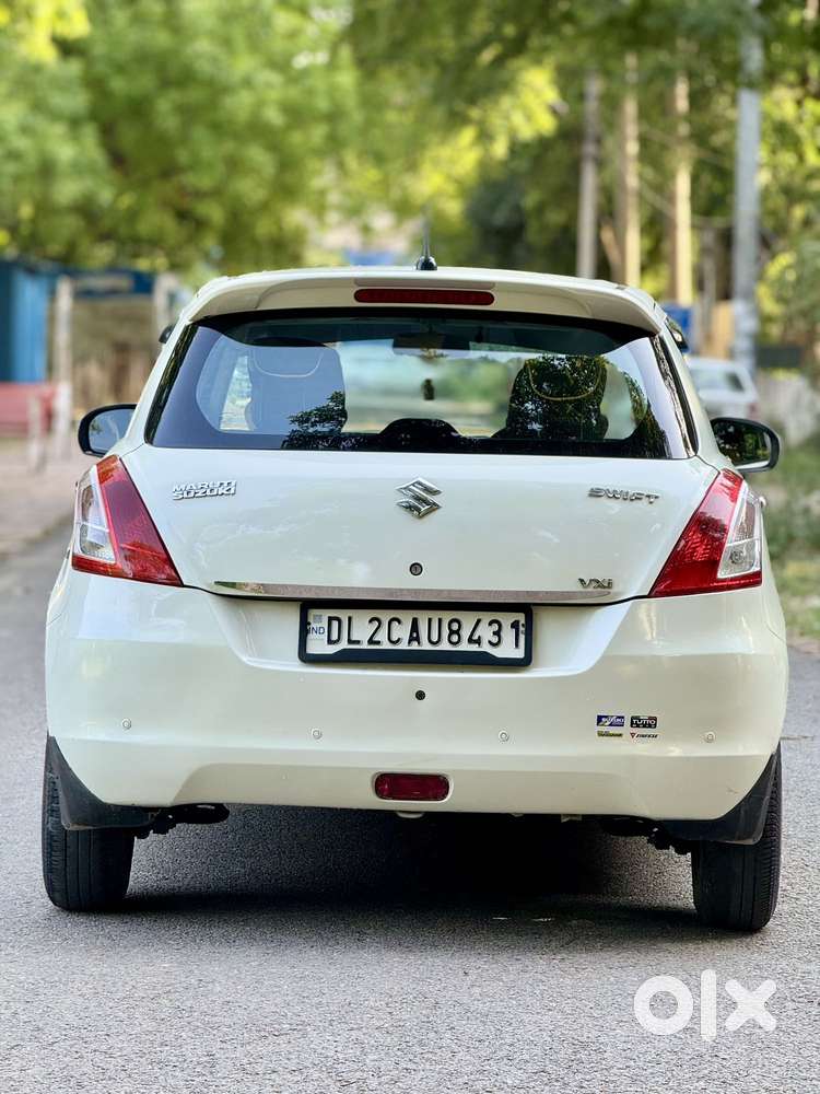 Maruti Suzuki Swift Vxi Optional, 2015, Petrol