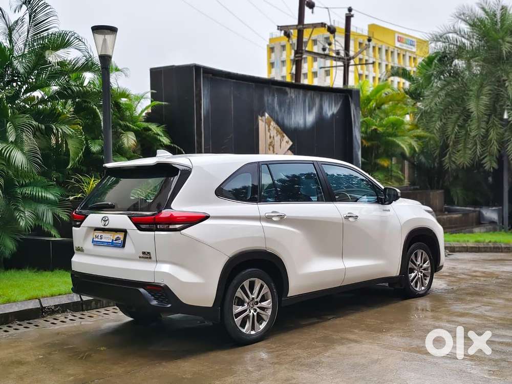 Toyota Innova Hycross 2.0 Zx Hybrid 7 Str, 2023, Petrol