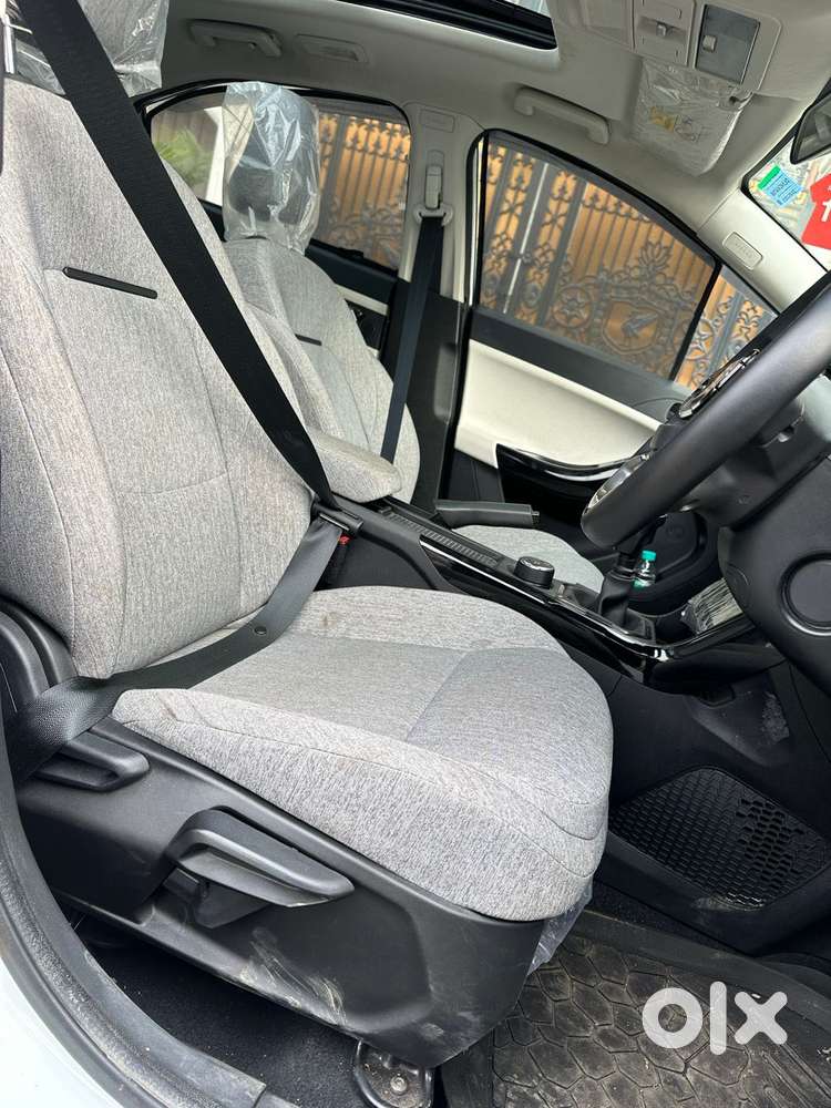 Tata Curvv Creative 1.2 Revotron Petrol 6mt, 2025, Petrol