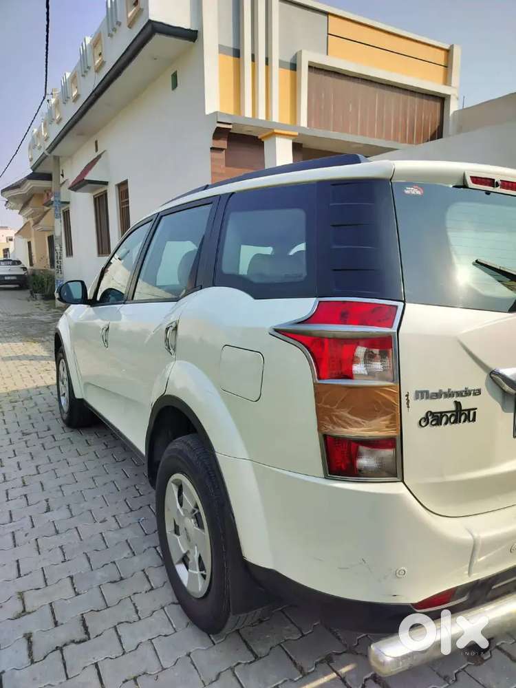 Mahindra Xuv500 2016 Diesel 121000 Km Driven