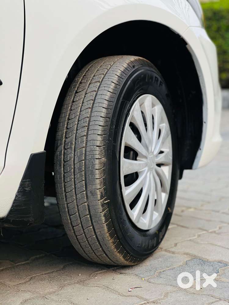 Maruti Suzuki Swift Dzire Vxi Optional, 2016, Petrol