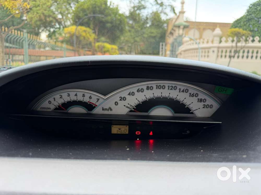 Toyota Etios V, 2011, Petrol