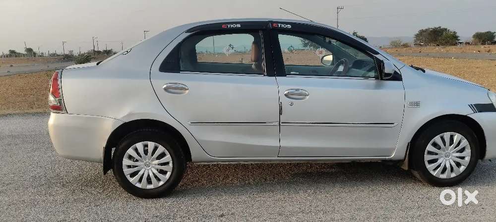 Toyota Etios 2014 4 New Apollo Tyres
